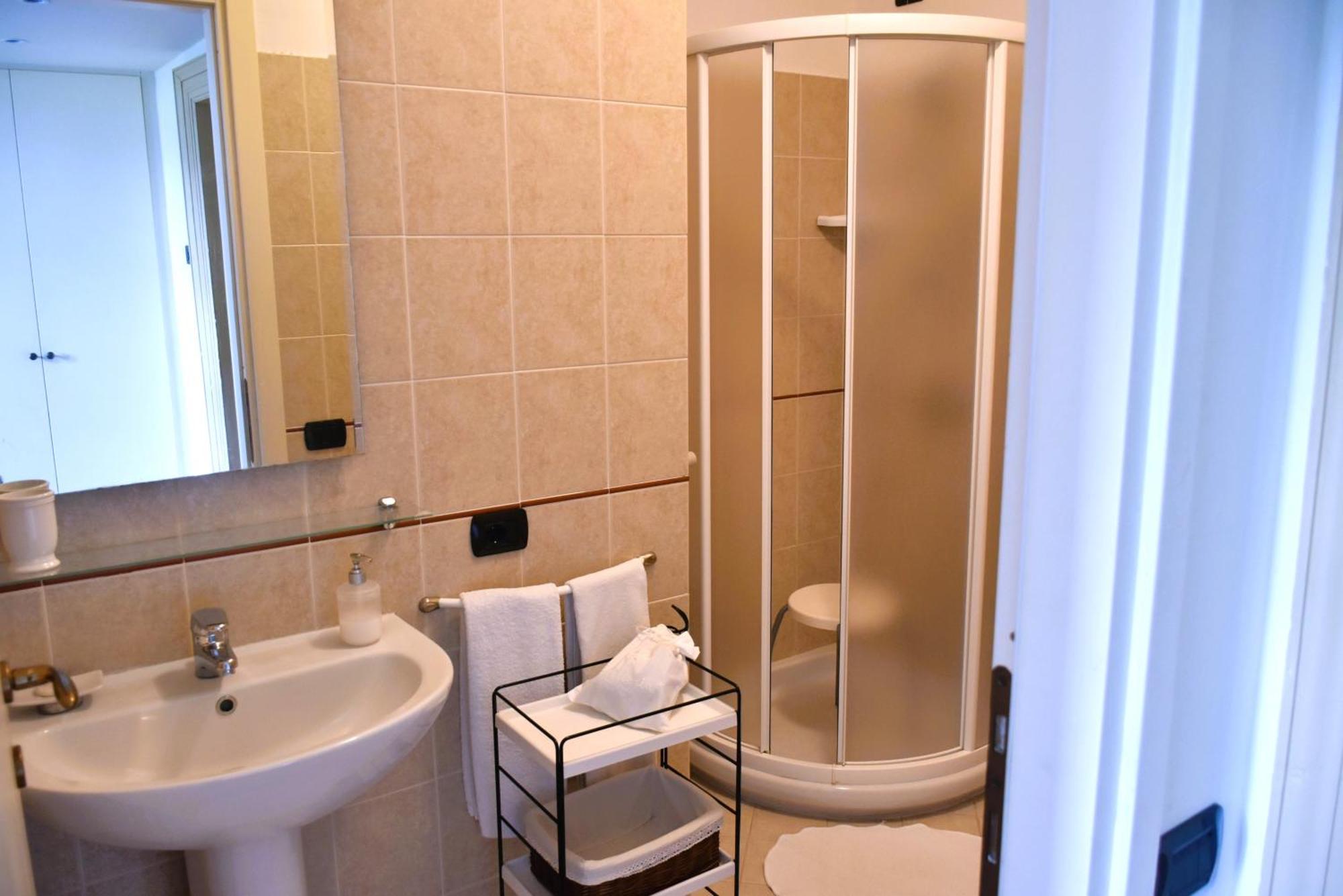 דירות Solto Collina Residenza Ca' Laripa מראה חיצוני תמונה